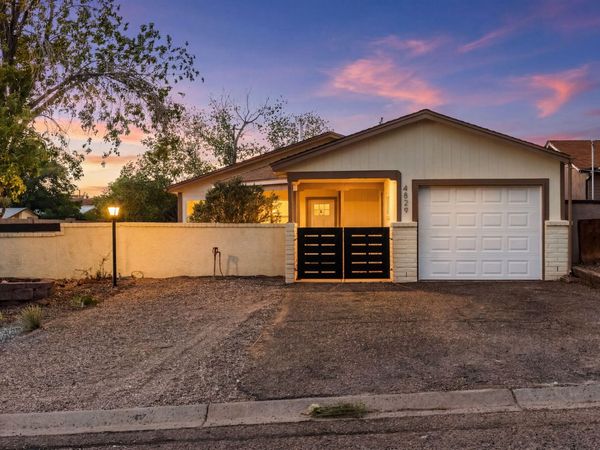 4829 Platinum Loop NE, Rio Rancho, NM 87124