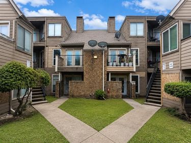 9809 Walnut Street, Unit 208, Dallas, TX 75243