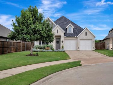 608 Bridgewater Road, Fort Worth, TX 76131