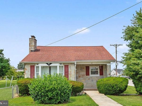 19 N JEFFERSON STREET , HANOVER, PA 17331