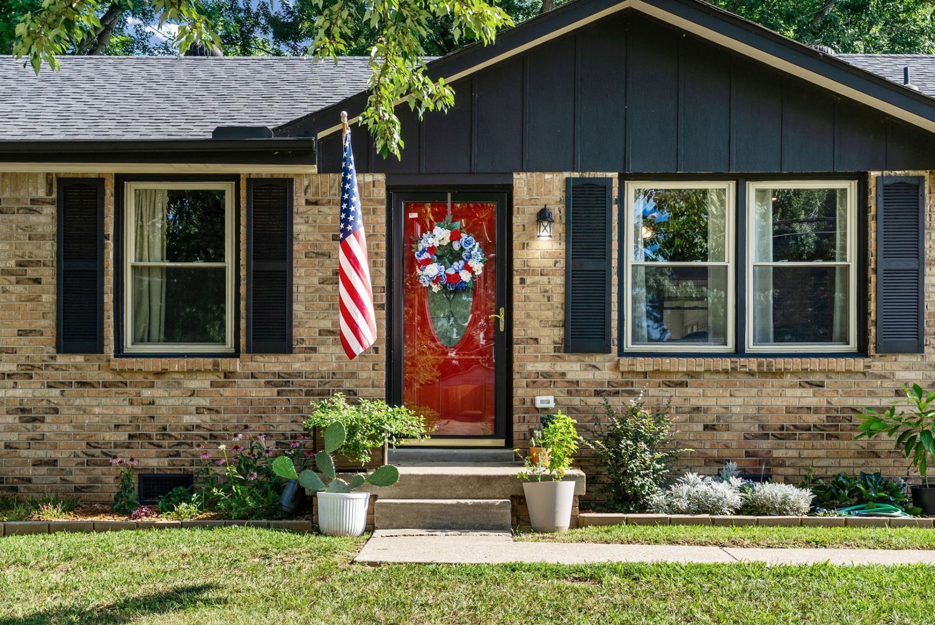 2188 Blakemore Dr, Clarksville, TN 37040 Main Photo