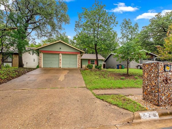 920 Acorn Oaks DR , Austin, TX 78745