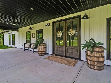 2175 Lick Creek Rd, Byrdstown, TN 38556