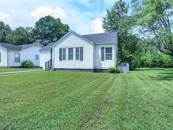 208 S Laredo Avenue, Russellville, AR 72801