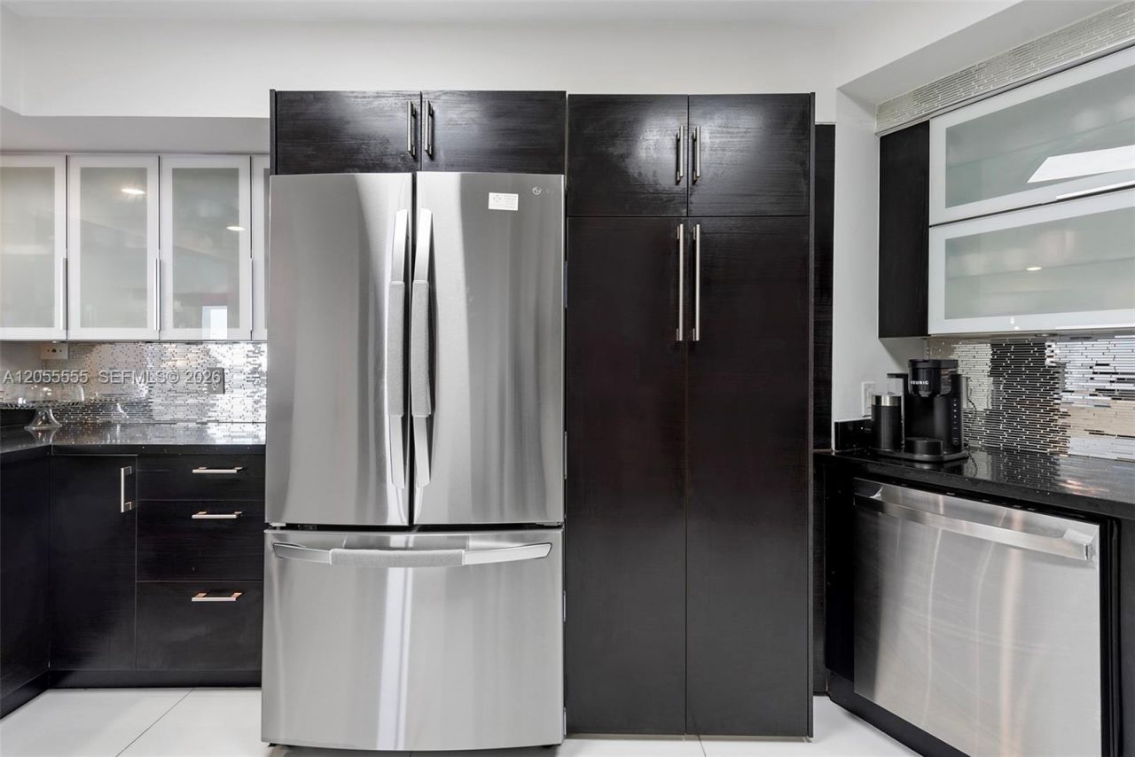 5151 Collins Ave , Unit 1420, Miami Beach, FL 33140 Photo