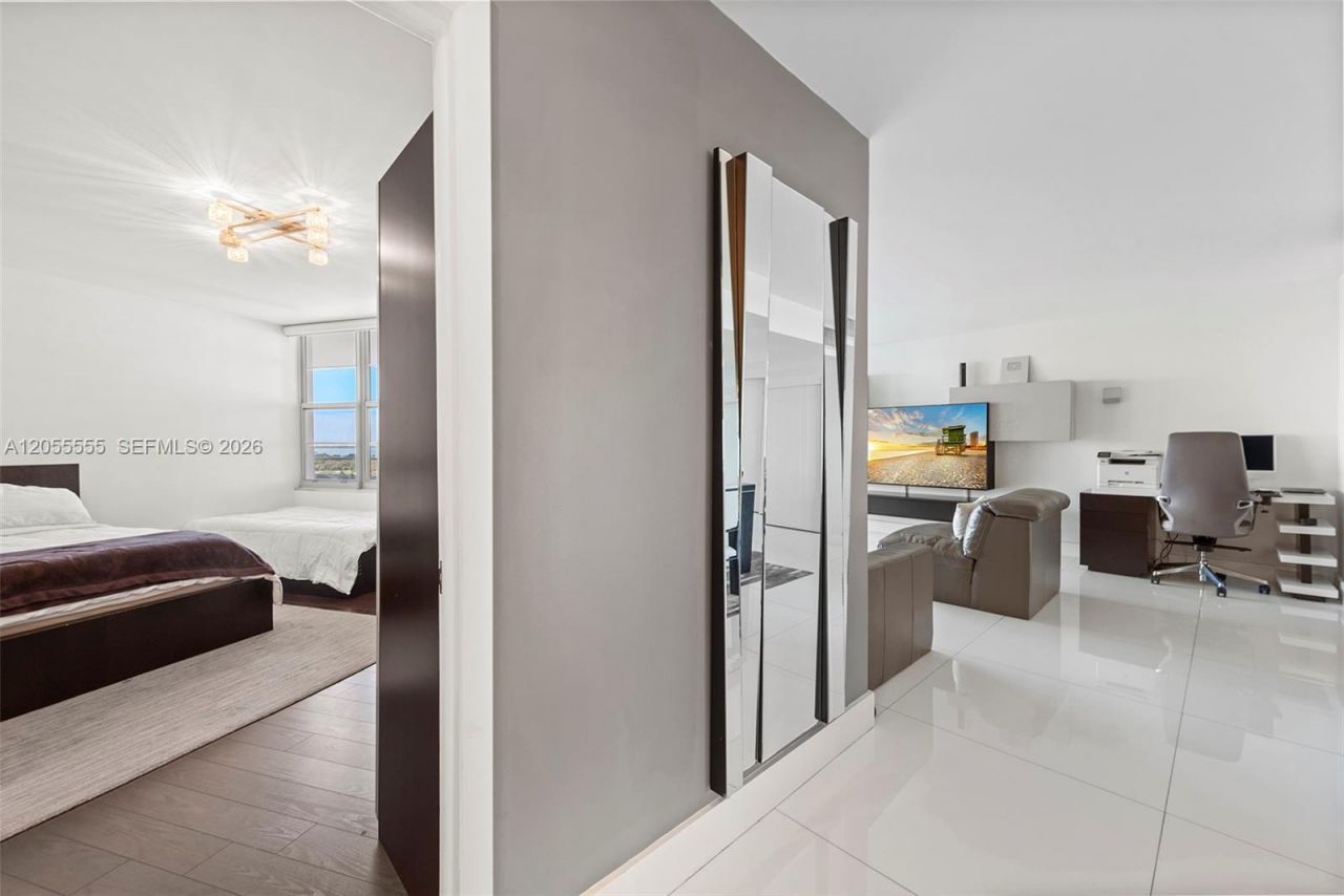 5151 Collins Ave , Unit 1420, Miami Beach, FL 33140 Photo