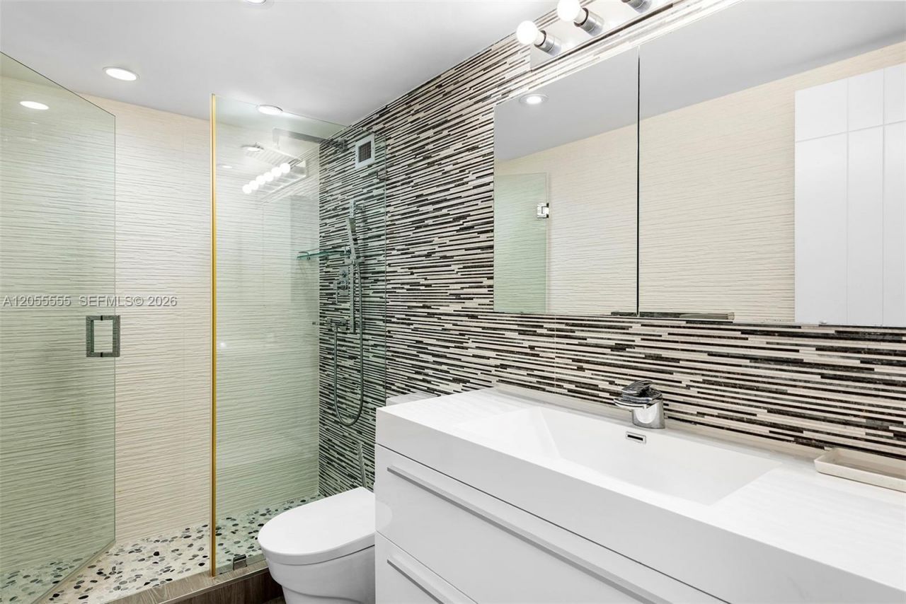 5151 Collins Ave , Unit 1420, Miami Beach, FL 33140 Photo