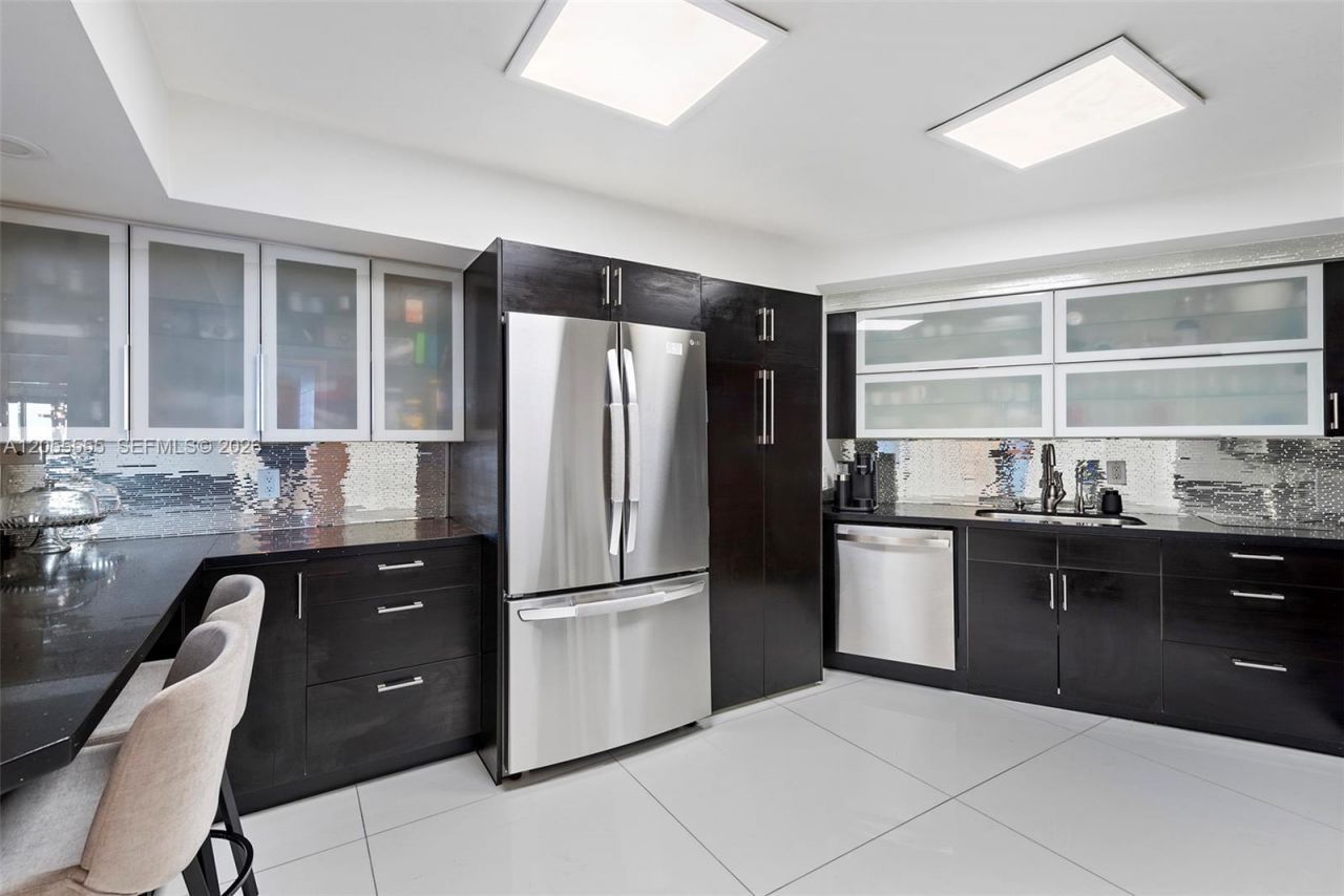 5151 Collins Ave , Unit 1420, Miami Beach, FL 33140 Photo