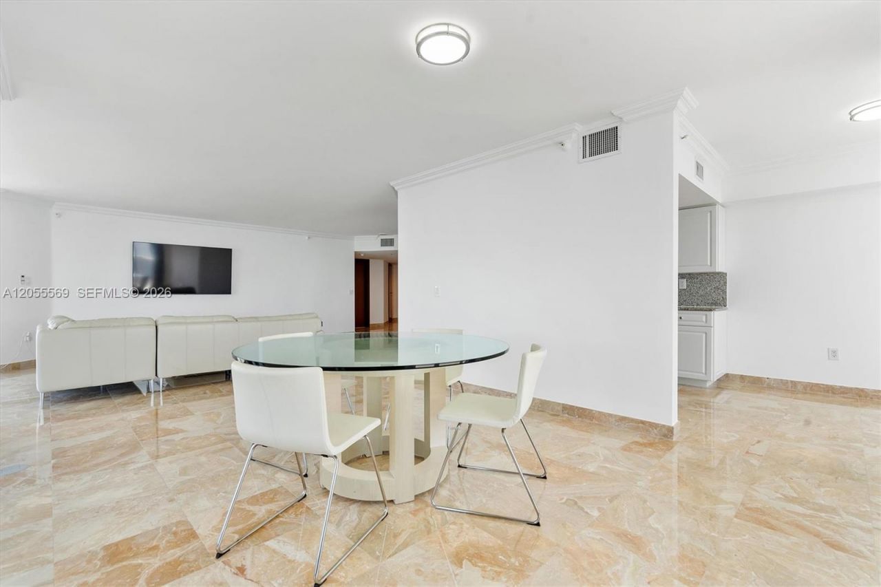 16711 Collins Ave, Unit 1207, Sunny Isles Beach, FL 33160 Photo