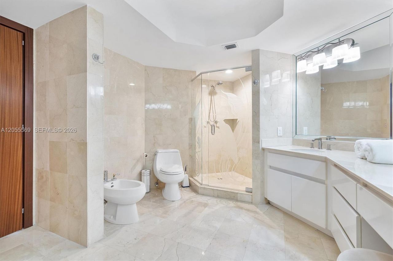 16711 Collins Ave, Unit 1207, Sunny Isles Beach, FL 33160 Photo