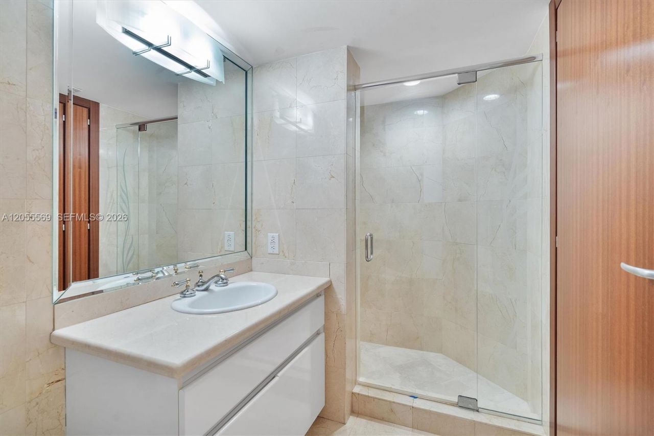 16711 Collins Ave, Unit 1207, Sunny Isles Beach, FL 33160 Photo