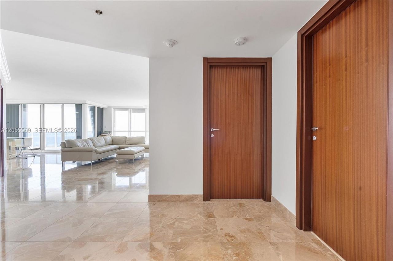 16711 Collins Ave, Unit 1207, Sunny Isles Beach, FL 33160 Photo