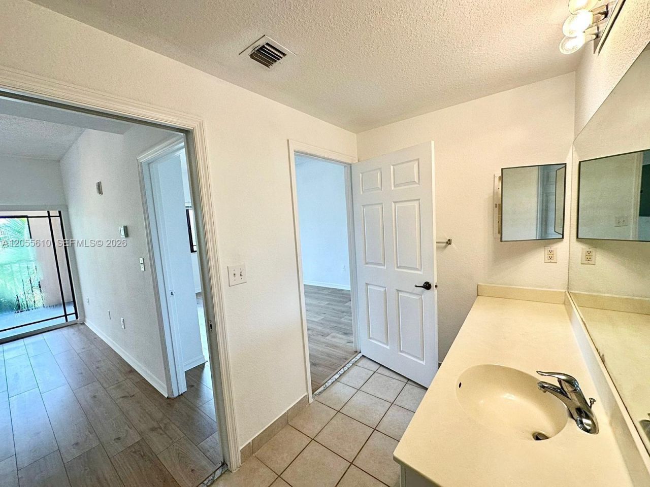 2807 Veronia Dr , Unit 301, Palm Beach Gardens, FL 33410 Photo