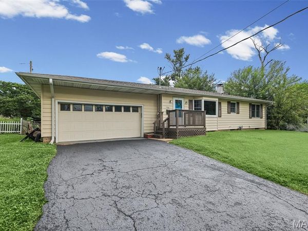 758 2nd Street , Bethalto, IL 62010