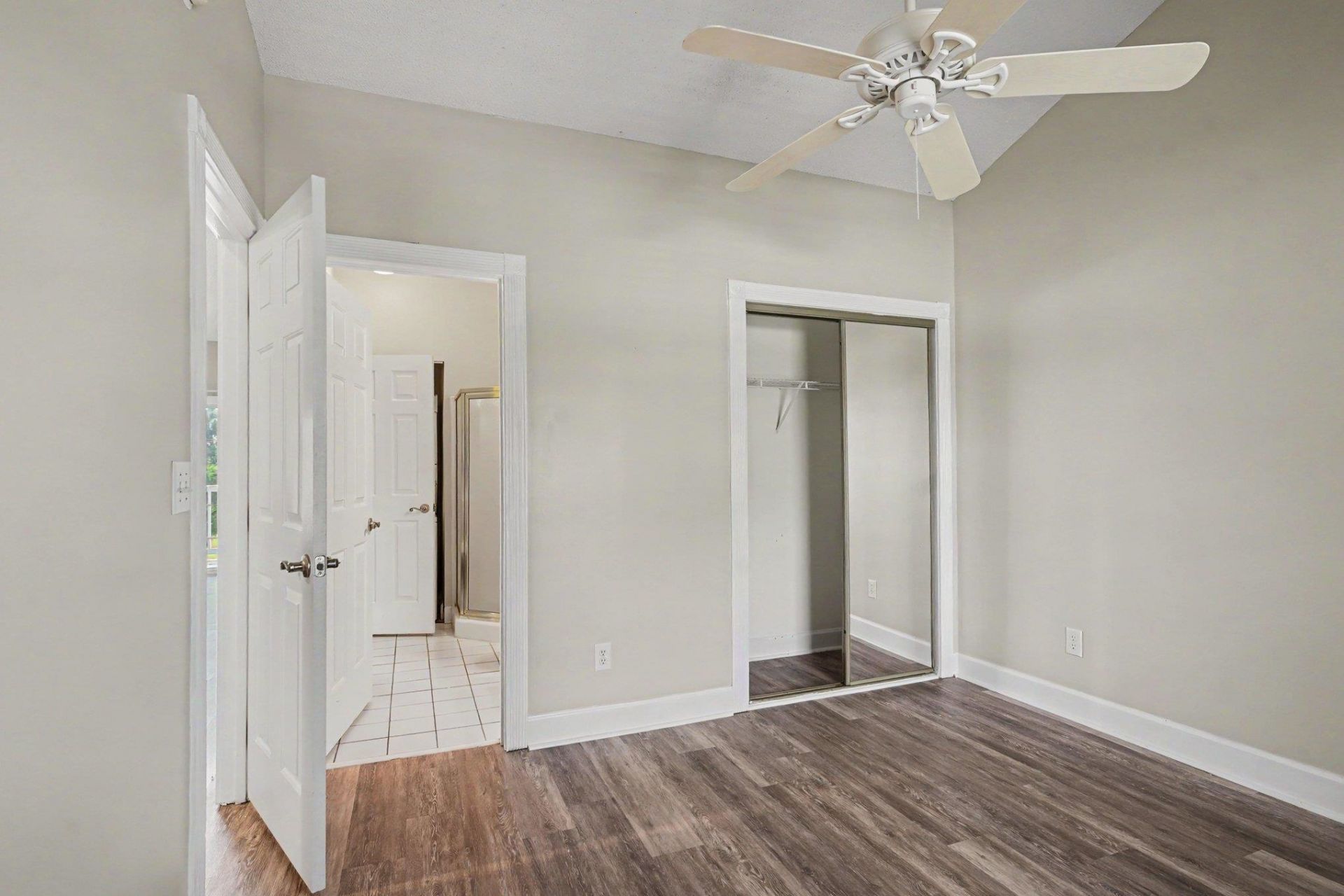 4815 Orchid Way  Photo 14