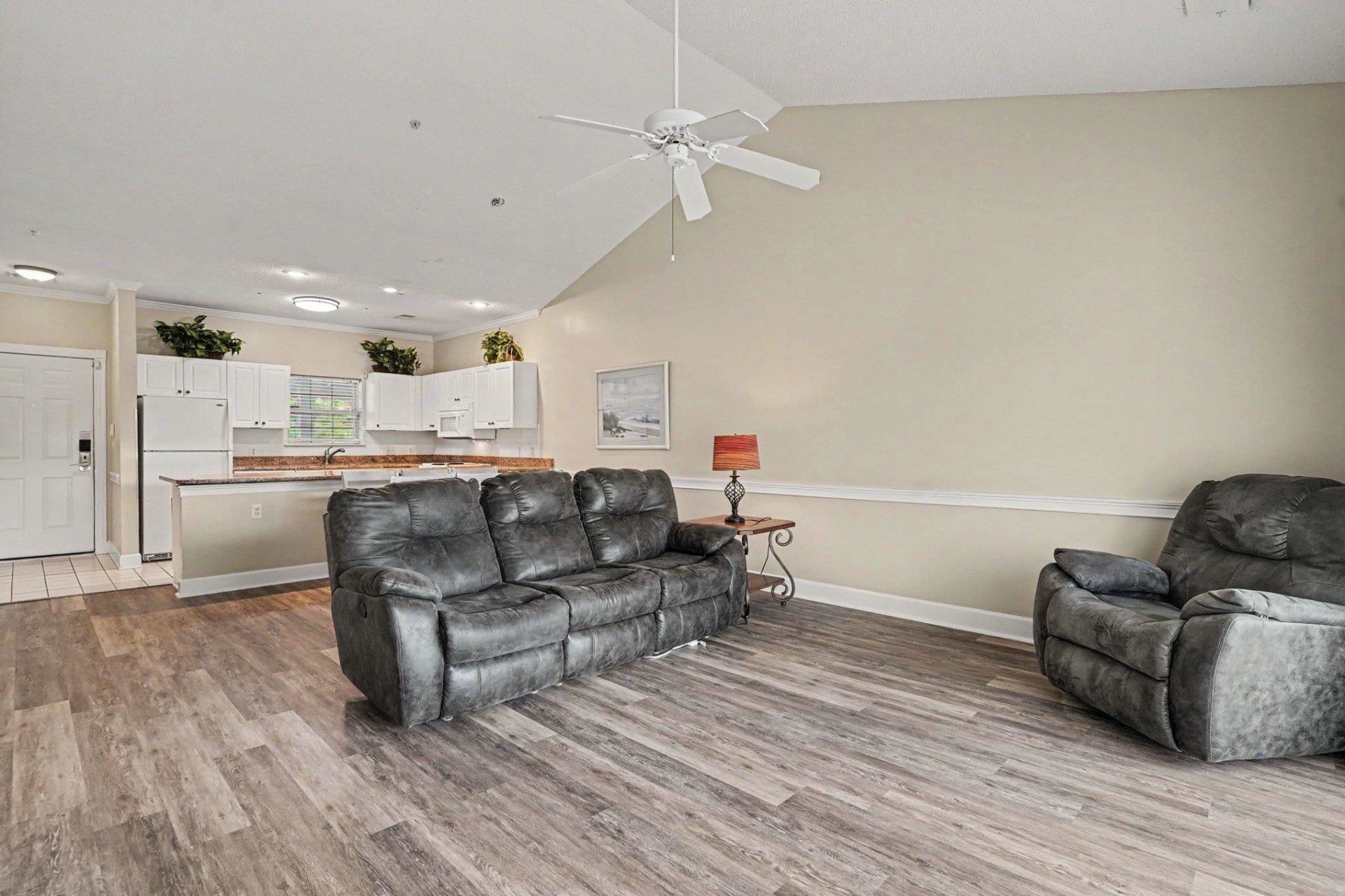 4815 Orchid Way  Photo 5