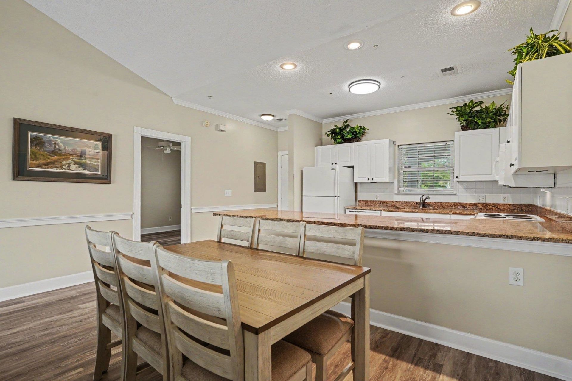 4815 Orchid Way  Photo 6