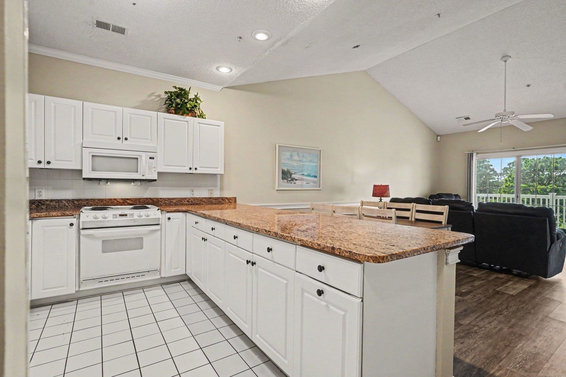 4815 Orchid Way  Photo 9