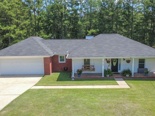 6127 Hibiscus Lane , Northport, AL 35473