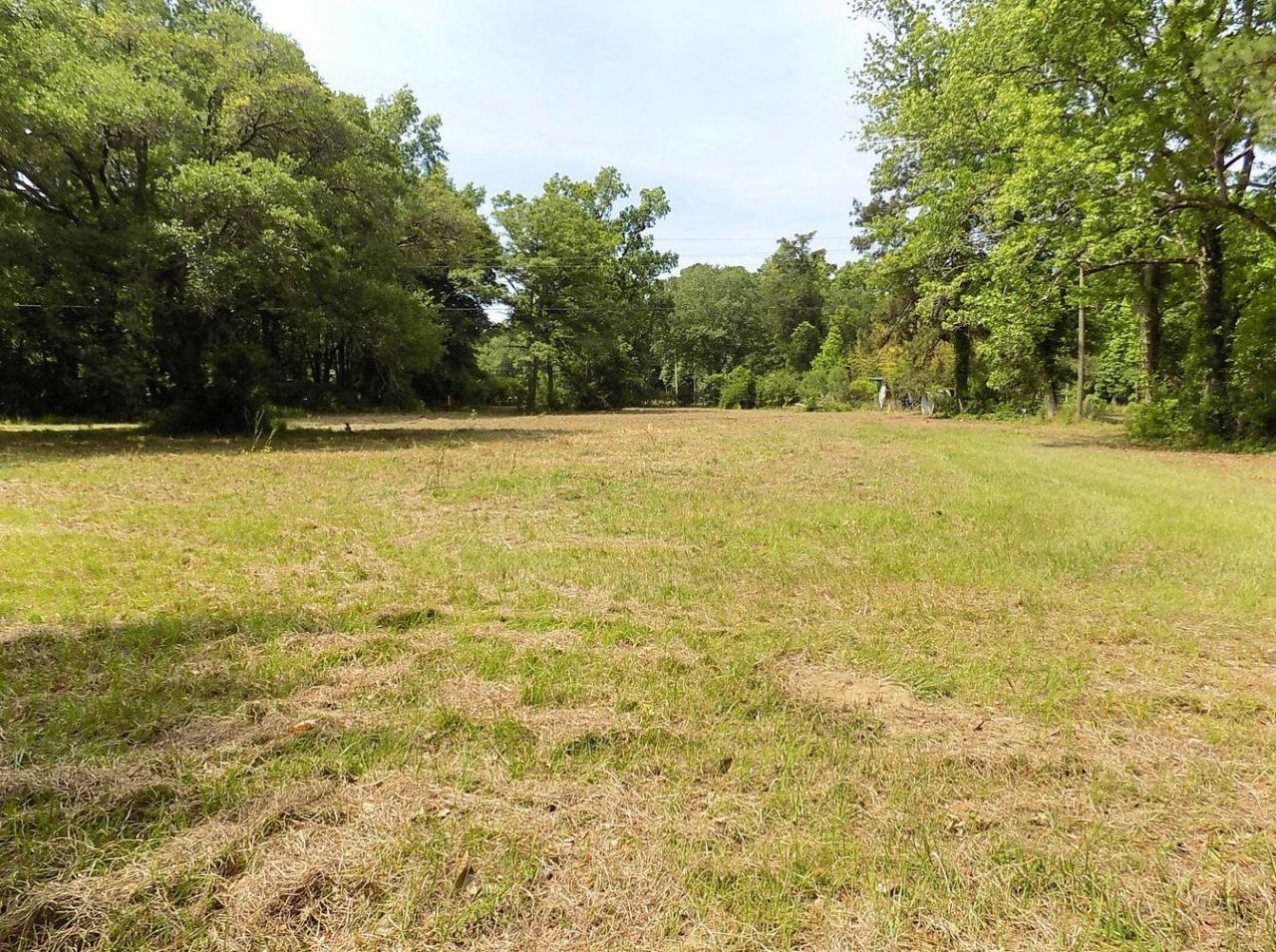 587 Main Road Photo 10