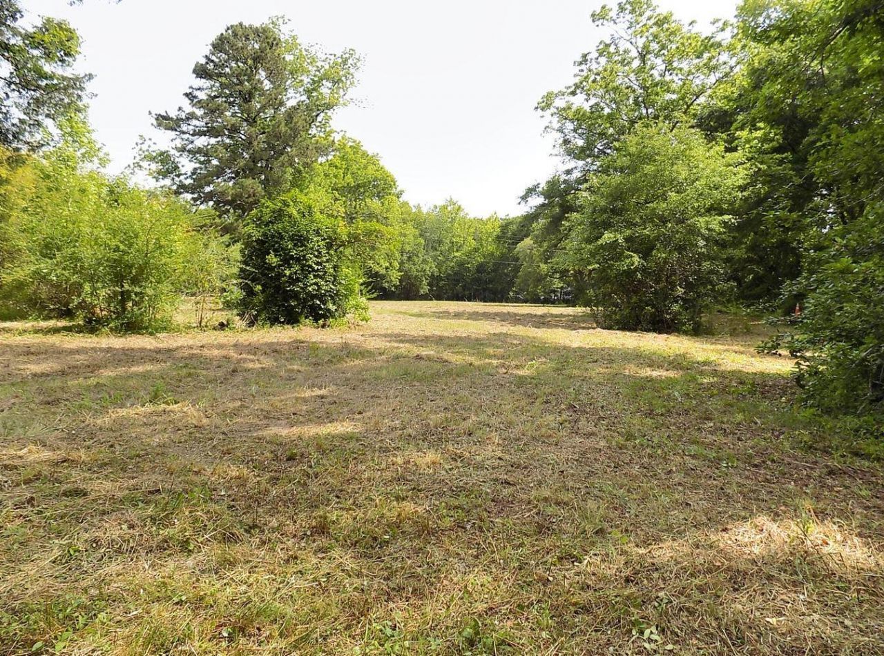 587 Main Road Photo 6