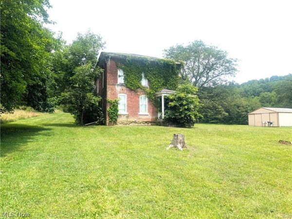 5715 Greer Road SE, Uhrichsville, OH 44683