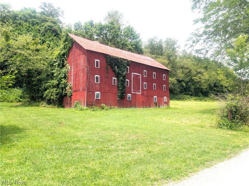 5715 Greer Road SE, Uhrichsville, OH 44683 Photo 2