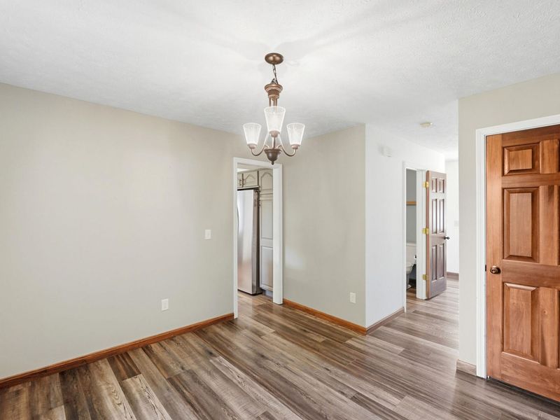 785 W Pinehurst Drive, Tipp City, OH 45371 Photo 11