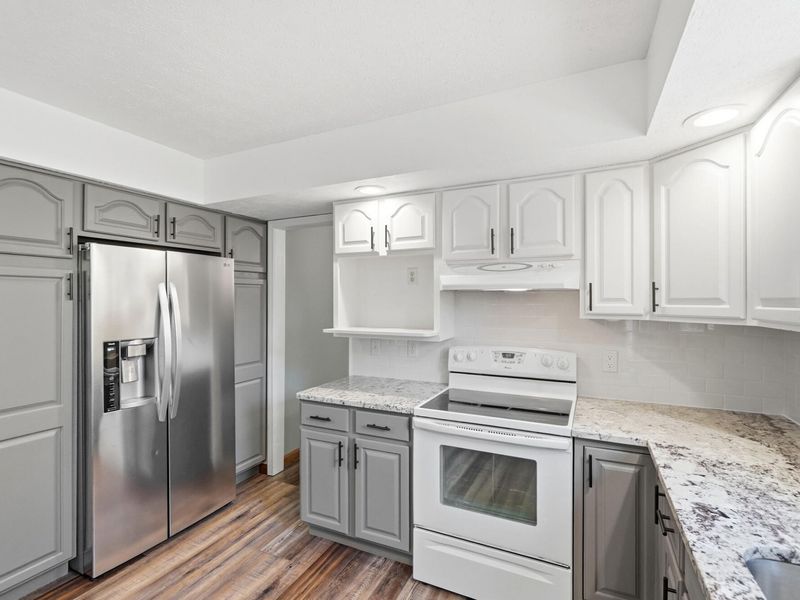 785 W Pinehurst Drive, Tipp City, OH 45371 Photo 14
