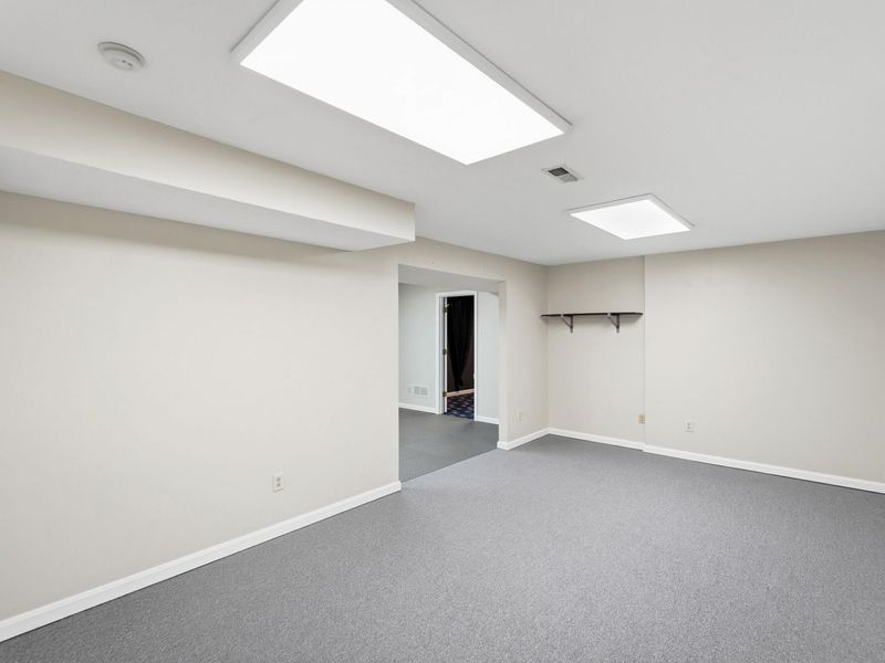 785 W Pinehurst Drive, Tipp City, OH 45371 Photo 33