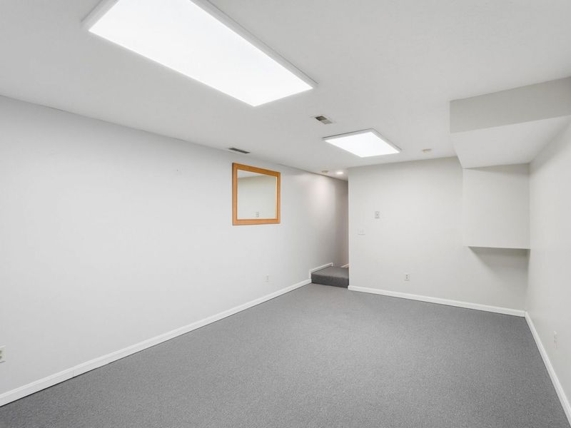 785 W Pinehurst Drive, Tipp City, OH 45371 Photo 34