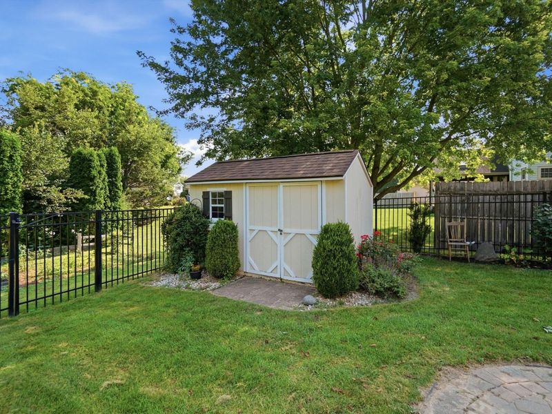 785 W Pinehurst Drive, Tipp City, OH 45371 Photo 49