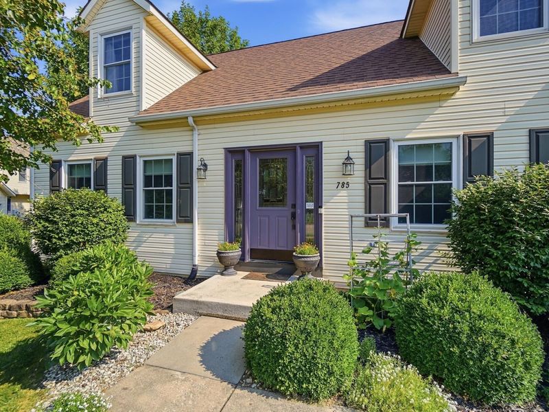 785 W Pinehurst Drive, Tipp City, OH 45371 Photo 8