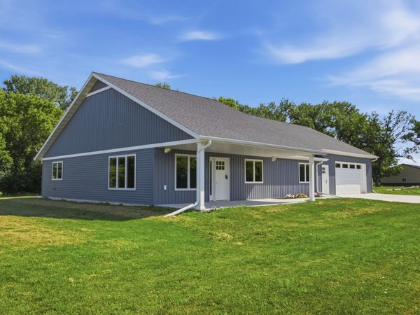 4983 167th Avenue SE, Kindred, ND 58051