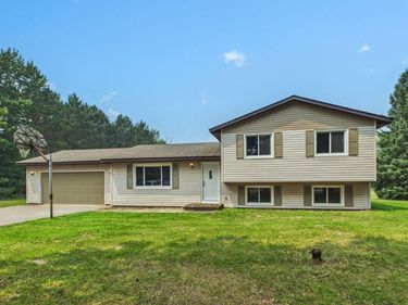 16112 Kettle River Boulevard NE, Columbus, MN 55025