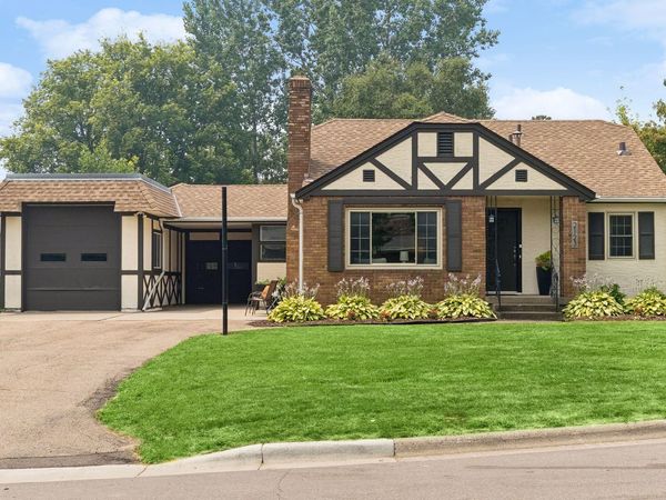 2123 Fairways Lane, Roseville, MN 55113