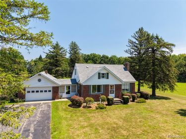 11651 S New Lothrop Road, Burns Twp, MI 48429