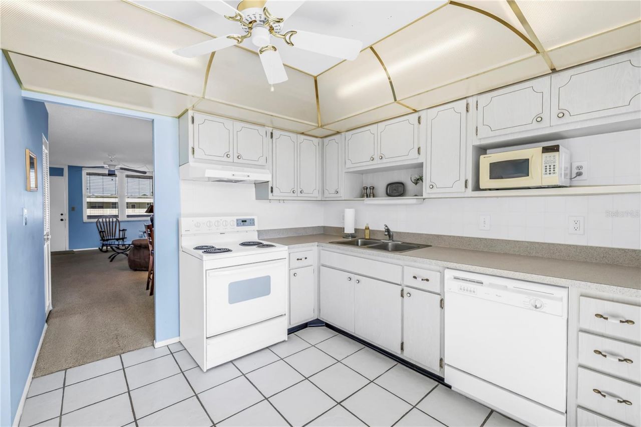 4715 Bay Street Ne, Unit 320, Saint Petersburg, FL 33703 Photo
