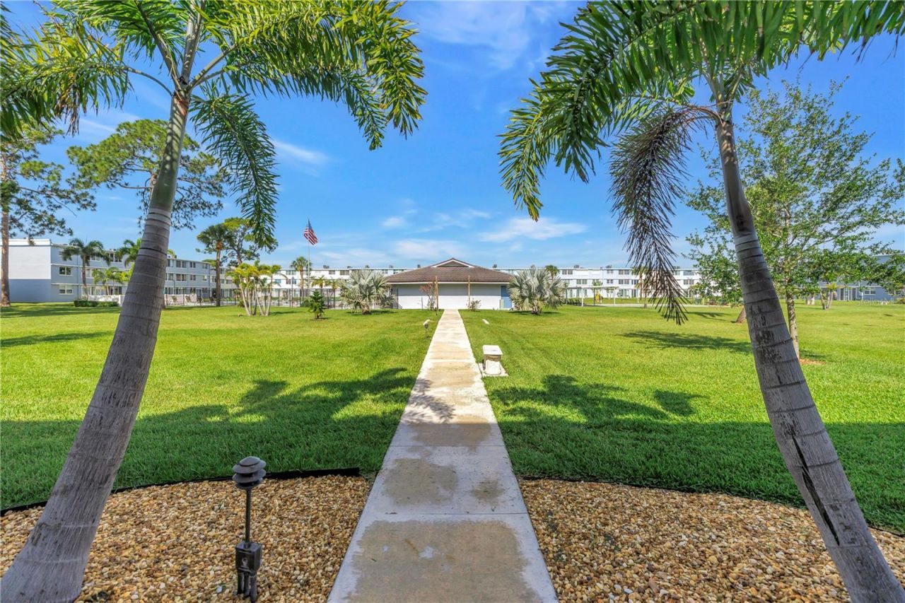 4715 Bay Street Ne, Unit 320, Saint Petersburg, FL 33703 Photo