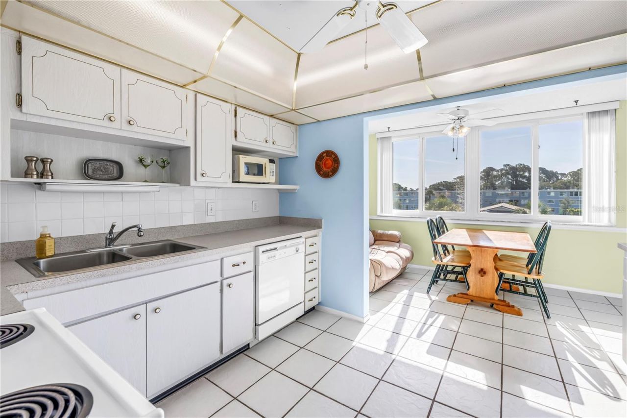 4715 Bay Street Ne, Unit 320, Saint Petersburg, FL 33703 Photo