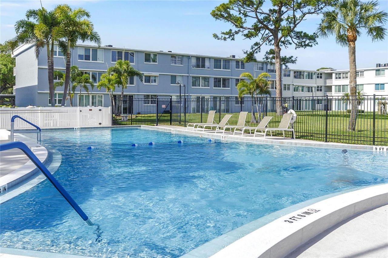 4715 Bay Street Ne, Unit 320, Saint Petersburg, FL 33703 Photo