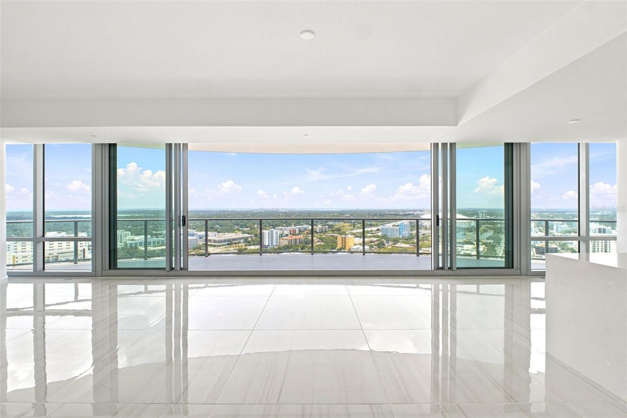 400 Central Avenue, Unit 2901, Saint Petersburg, FL 33701 Photo