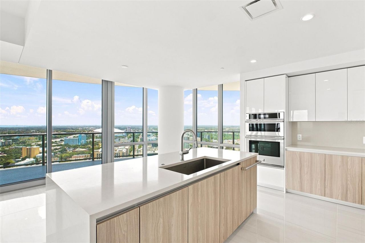 400 Central Avenue, Unit 2901, Saint Petersburg, FL 33701 Photo