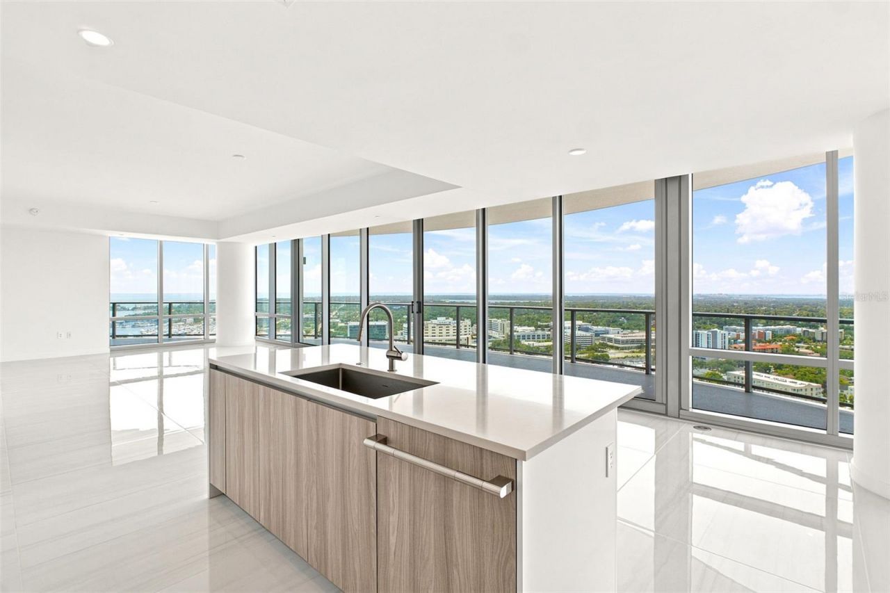 400 Central Avenue, Unit 2901, Saint Petersburg, FL 33701 Photo