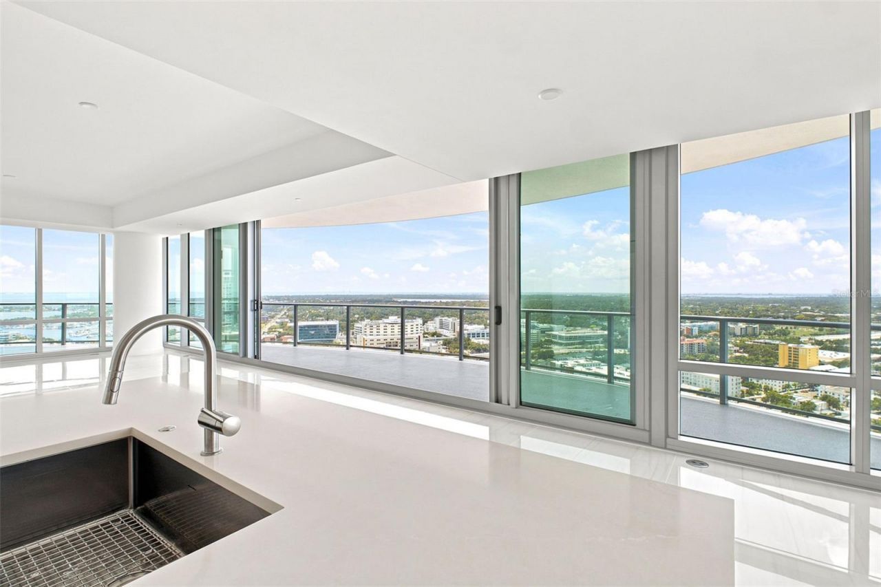 400 Central Avenue, Unit 2901, Saint Petersburg, FL 33701 Photo