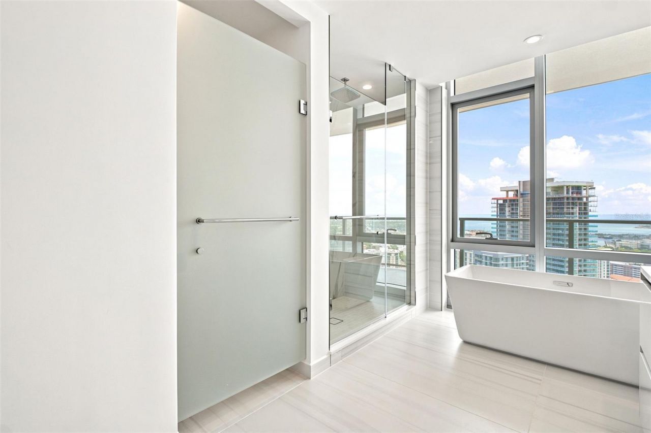 400 Central Avenue, Unit 2901, Saint Petersburg, FL 33701 Photo