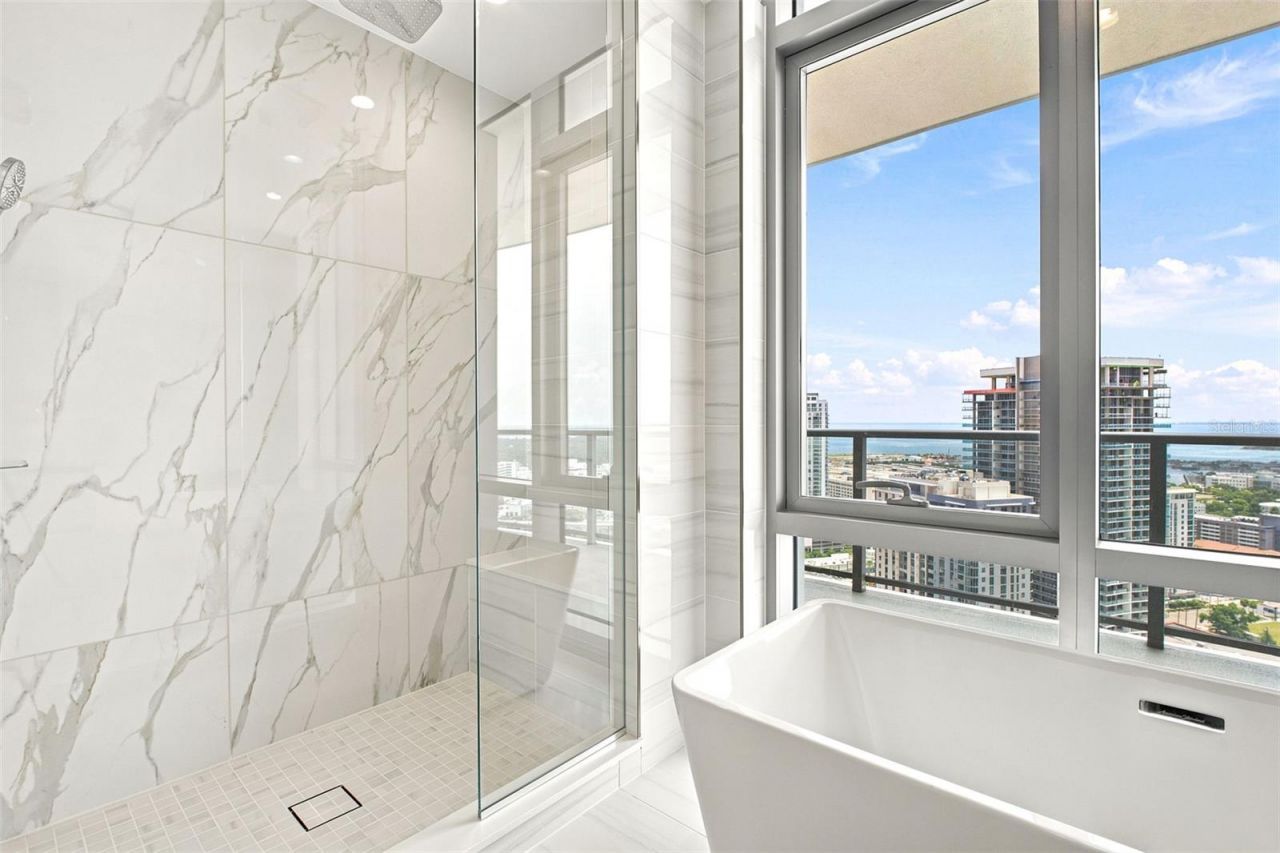 400 Central Avenue, Unit 2901, Saint Petersburg, FL 33701 Photo