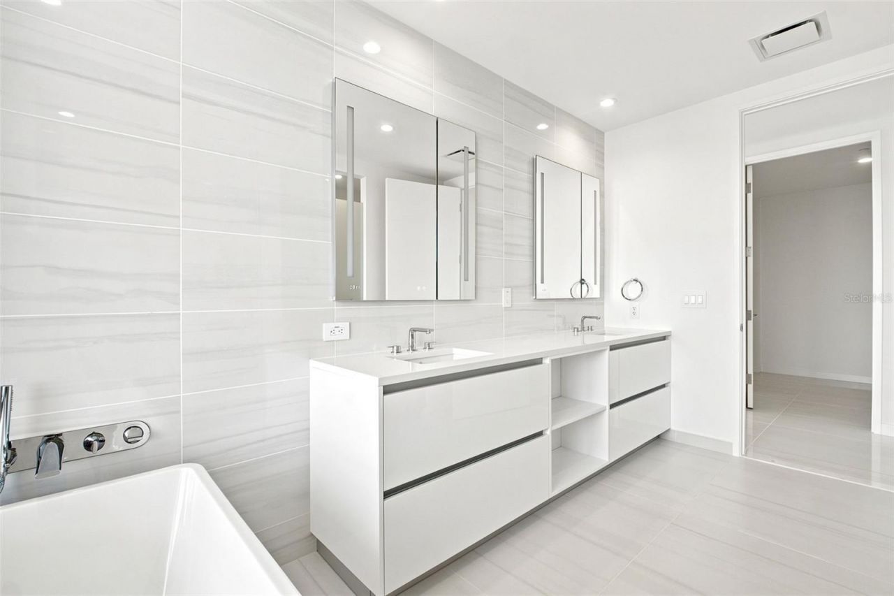400 Central Avenue, Unit 2901, Saint Petersburg, FL 33701 Photo