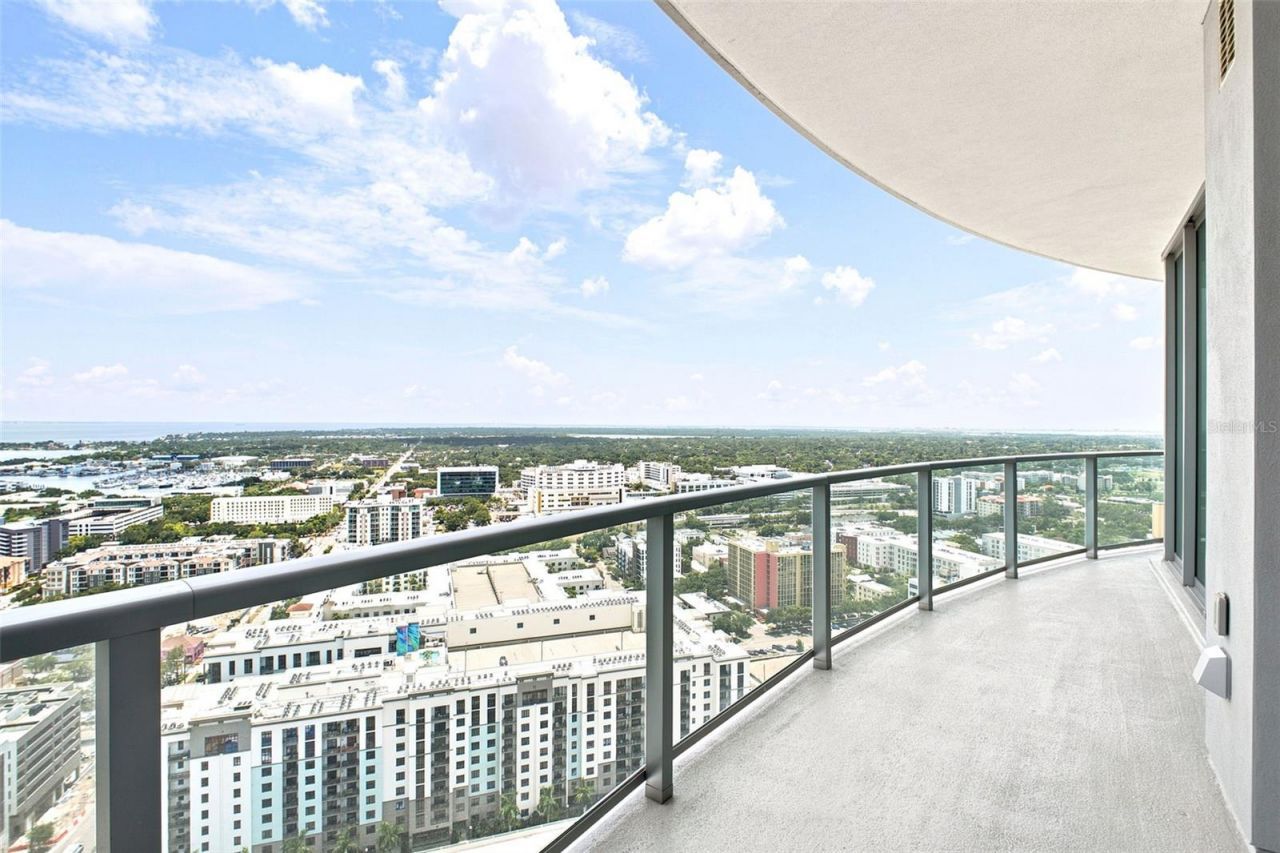 400 Central Avenue, Unit 2901, Saint Petersburg, FL 33701 Photo