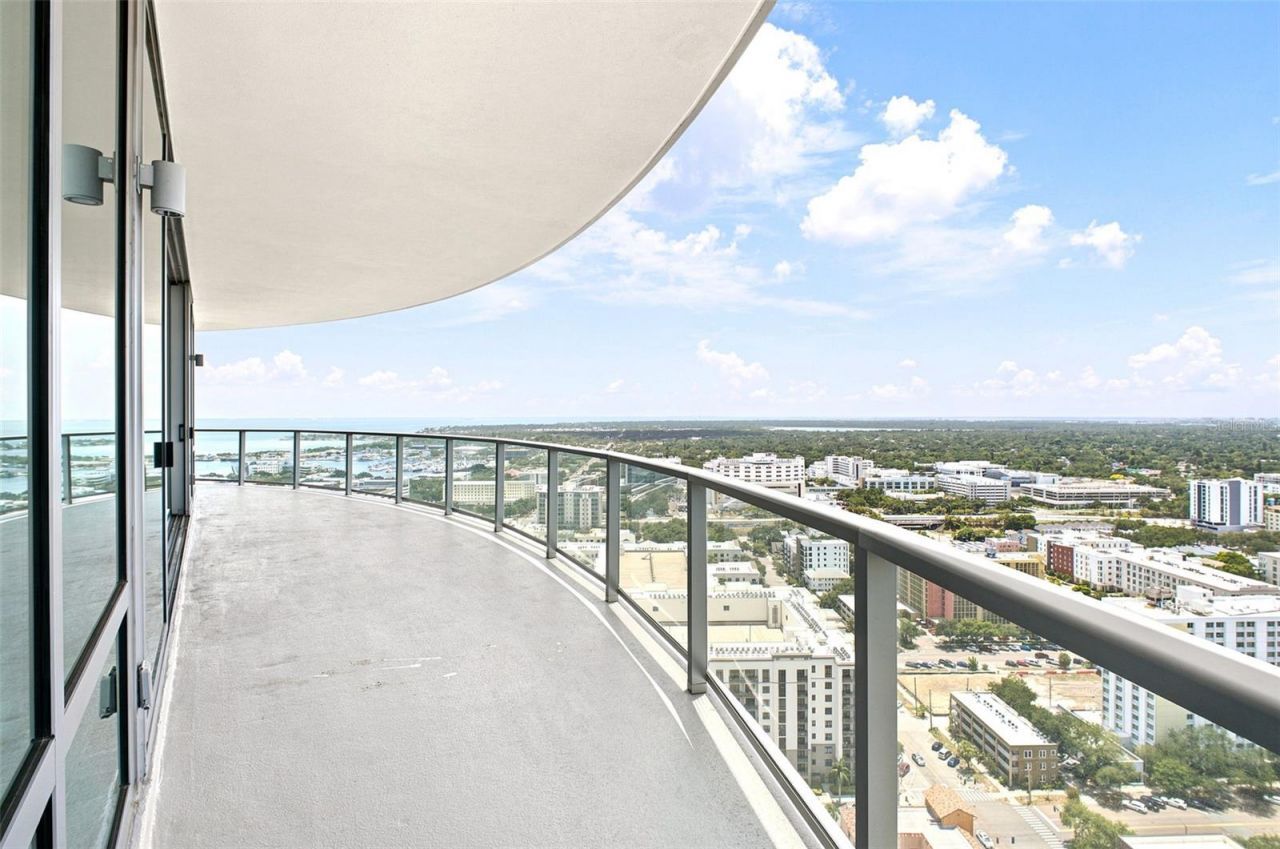 400 Central Avenue, Unit 2901, Saint Petersburg, FL 33701 Photo